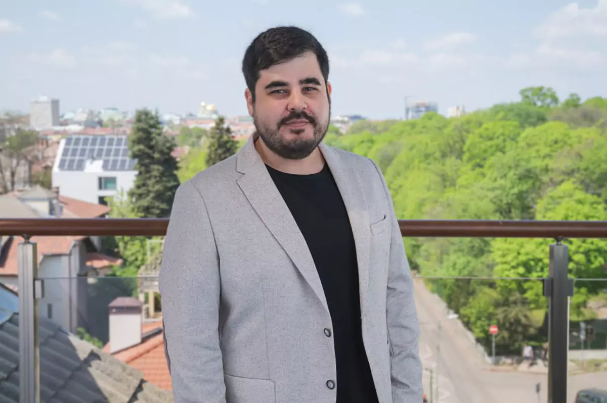 Петър Николов